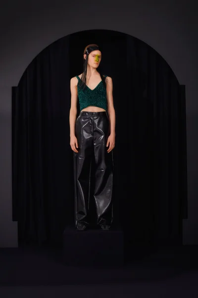 Look 27